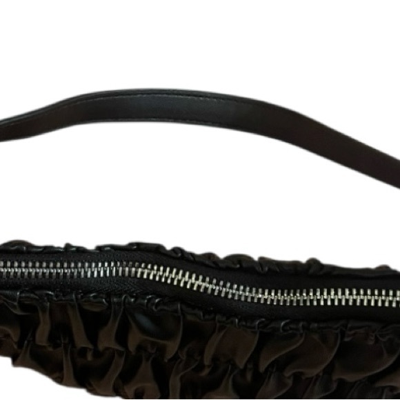 Elegant Black Shoulder Bag - Picture 4 of 12